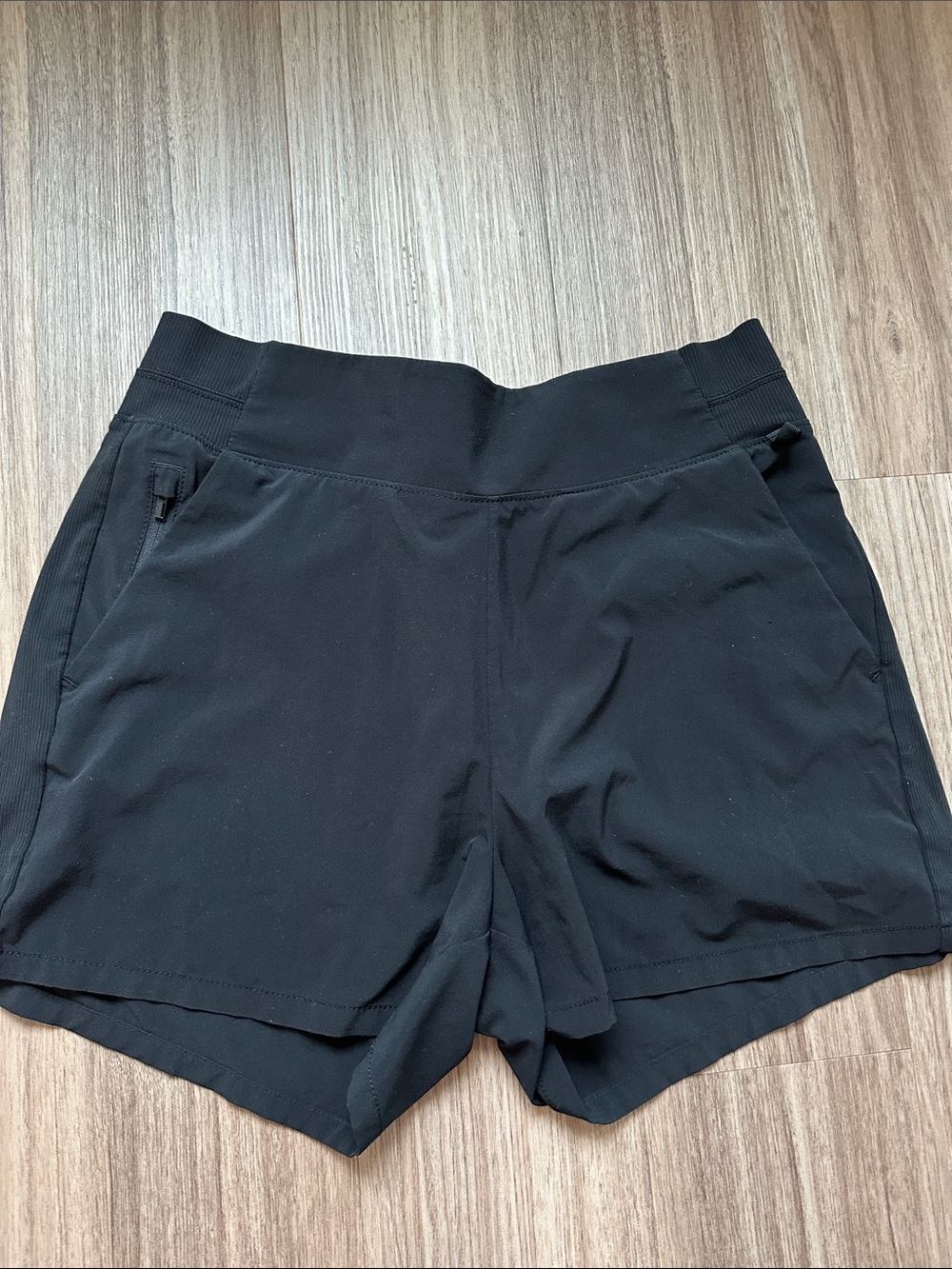 Brooklyn athleta Women’s Black Active Shorts
